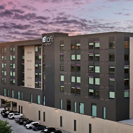 Aloft Kansas City Country Club Plaza Екстериор снимка