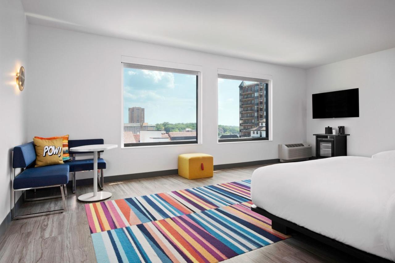 Aloft Kansas City Country Club Plaza Екстериор снимка