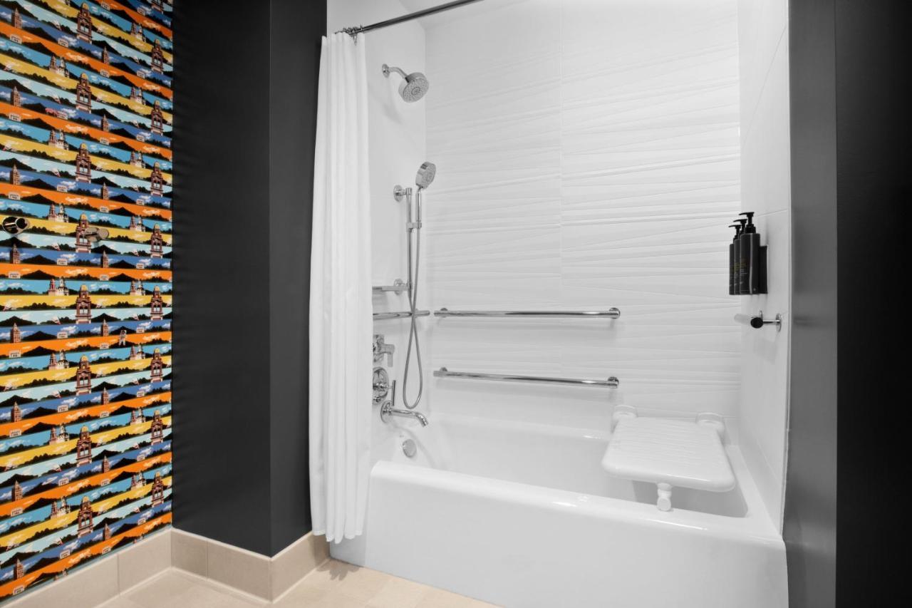Aloft Kansas City Country Club Plaza Екстериор снимка
