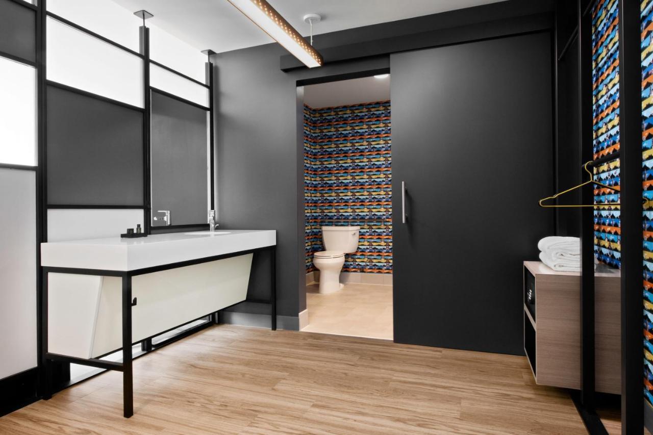 Aloft Kansas City Country Club Plaza Екстериор снимка